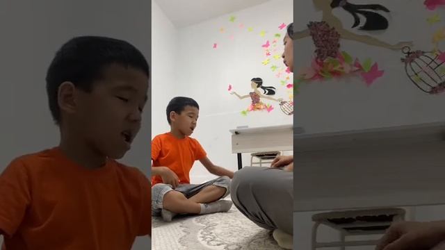 ритмика , у жирафа пятна пятна .. смотреть онлайн