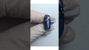 Как нарисовать снежинку на ногтях.Новогодний дизайн