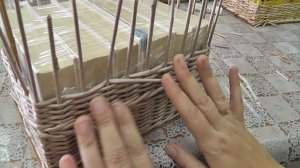 Ручки для короба ситцевым плетением из газетных трубочек