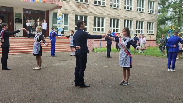 #вальсвыпускников #последнийзвонок #майскийвальс    Вальс выпускников 2023 года