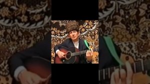 ОСЫПАЮТСЯ БЕЛЫЕ РОЗЫ. ХАСМАГОМЕД ХАДЖИМУРАДОВ