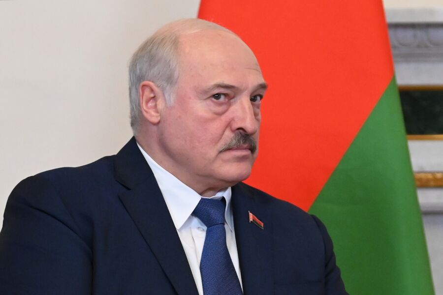 Лукашенко пригласил Си Цзиньпина посетить Белоруссию