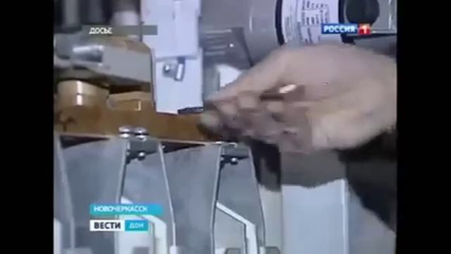 Мужик крутит гайку # смотреть онлайн