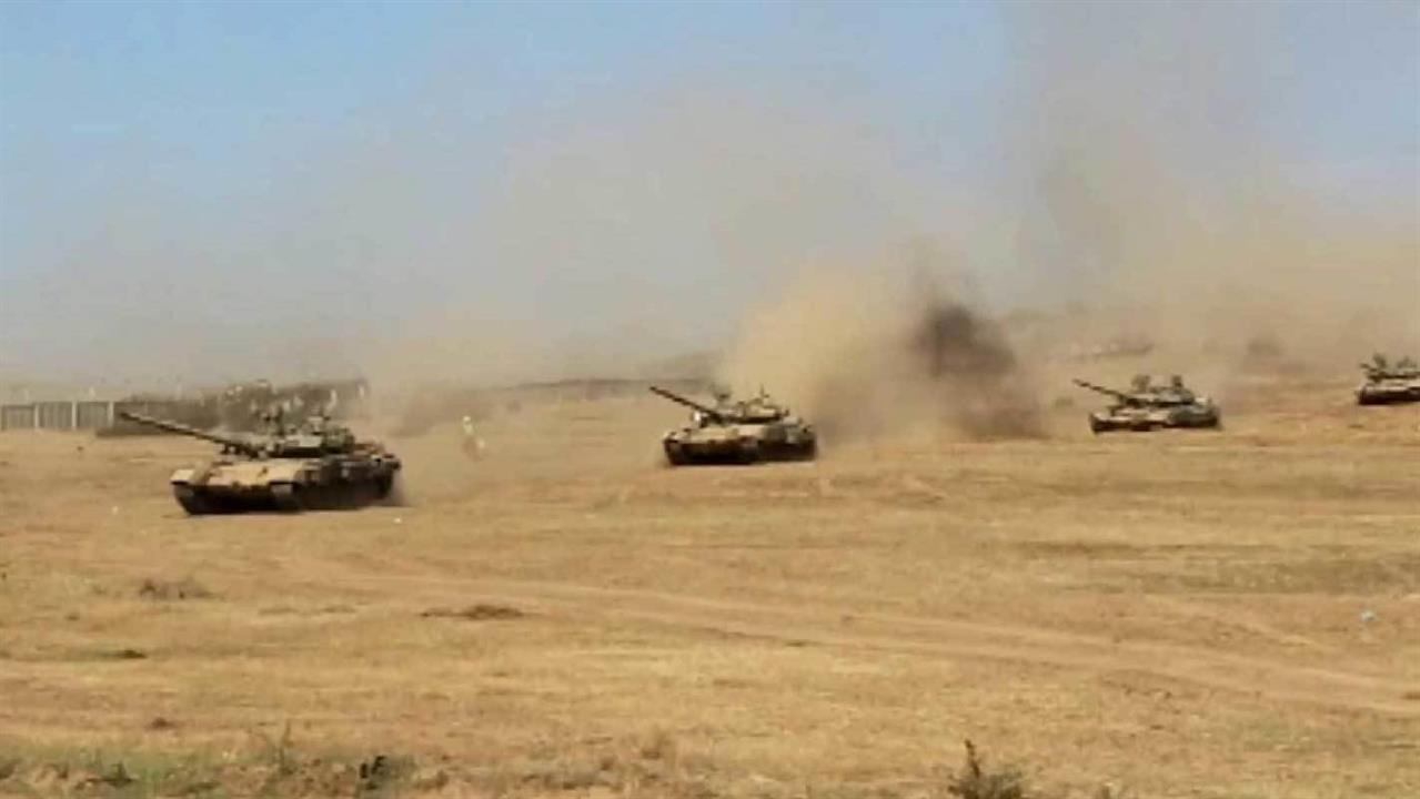 Войска, задействованные во внезапной проверке боеготовности, завершают переброску в заданные районы