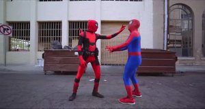 Deadpool vs Spiderman