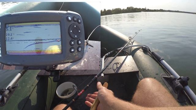 сом на эхолоте Lowrance Hook 2 4x подъем и покловка. рыбалка на квок. смотреть онлайн