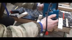 МЕБЕЛЬ ИЗ ДРОВ СВОИМИ РУКАМИ. Без дорогих станков (рейсмуса и фуганка).Табуретка DIY. Мастер класс