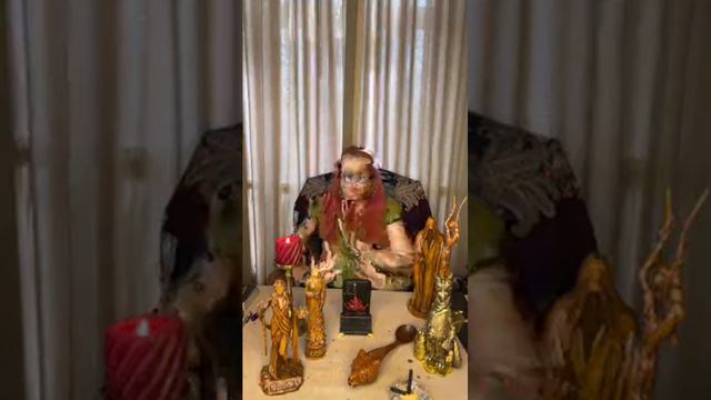 Волшебница Полынь - Алтарь в доме