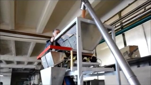 Шнековый транспортер для сыпучих продуктов