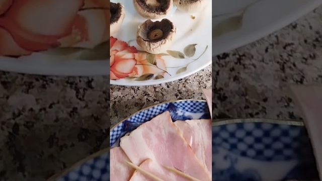 ШАМПИНЬОНЫ С БЕКОНОМ  И СЫРОМ