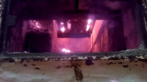 Что делать, если пахнет из печки.
