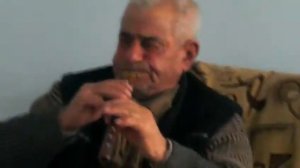 дедушке 97 лет играет на дудуке