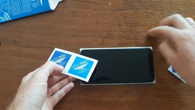 Как правильно наклеить защитное стекло. смотреть онлайн