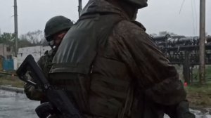 Минобороны России показало новое видео выхода пленных боевиков с _Азовстали_.