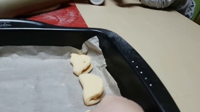 Напекли гору печенья с помощниками и выпал снег #7ЯКолесниковы#рогалики#печенье