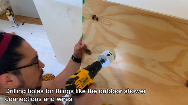 Putting Up Sidewalls in Skoolie + 2-Way Switches 12 Volt * Skoolie Conversion * Gus The Struggle Bu смотреть онлайн