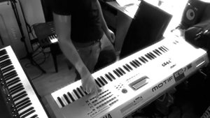 Looping on Motif ES 7. Smooth stuff.