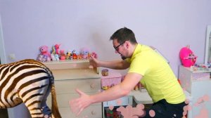 Оливка против Занозы - Зоопарк с дикими животными дома - Серия 6