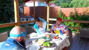 Самые Сильные Люди Против Вредных Девчонок !