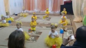 Танец Маленьких Цыплят! Dance of little Chickens!