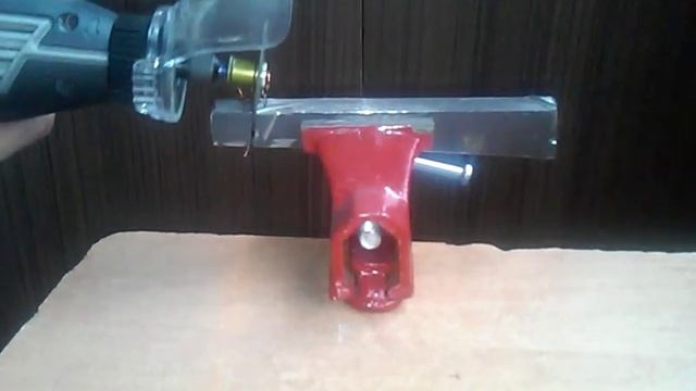 Резка металла бормашинкой Dremel 8200