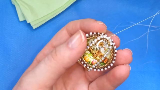 Часть 2. Работа со стразовой цепью: Как вплести стразовую цепь в бисер?