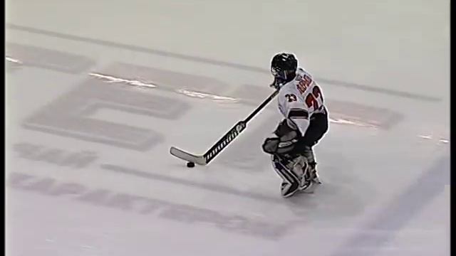 Юные вратари бьют буллиты))) смотреть онлайн