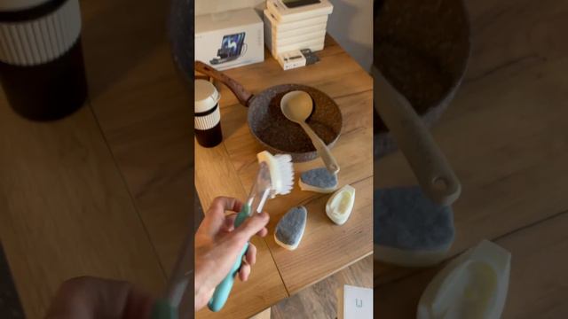 Xiaomi Щетка для мытья посуды с встроенным дозатором смотреть онлайн