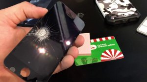 Защитное стекло iPhone против СТЕКЛОБОЯ