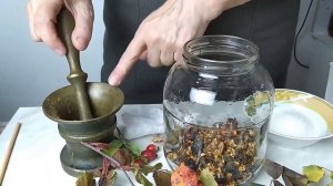 Готовим уксус из шиповника. Серия лечебные уксусы. Видео №2