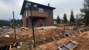 ДЕЛАЕМ ОПАЛУБКУ ДЛЯ ЗАБОРА. ДВУХЭТАЖНЫЙ ДОМ