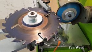 Заточной станок для дисковых пил (Sharpening machine)