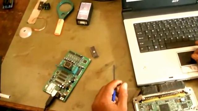 Programação de memória DIP e SOIC DE 8 PINOS regravável. смотреть онлайн