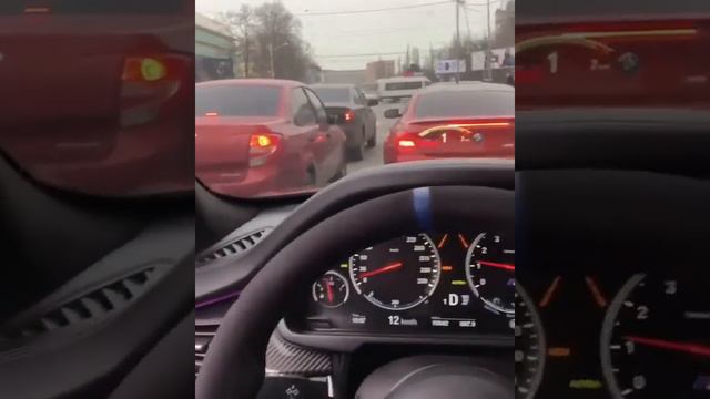Суетолог на дорогах. Очередной блогер лихач. BMW M6.
