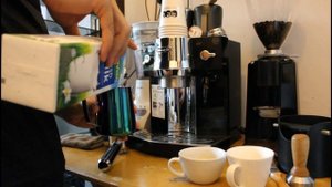 BIKIN KOPI LATTE PAKAI MESIN KOPI DELONGHI EC 820.B