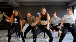 NDOMBOLO | COUPÉ DÉCALÉ AFRO DANCE CLASS | Denisa Mzungu