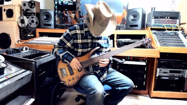 Starlight G Recording P 3 How To Record A 5 String Bass Guitar!!! смотреть онлайн