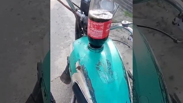 Заправляем мотоцикл Coca cola