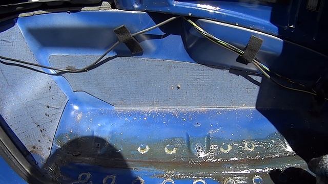 Пушечное сало рулит! Антикор Мерседес Спринтер. 300рублей, 15минут и подножка больше не ржавеет. смотреть онлайн