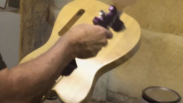 Glendale Guitars / Butterscotch Finish / IN THE SHOP / Blackguard смотреть онлайн