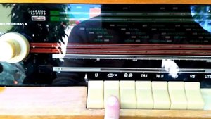 Живой РАРИТЕТ! Ламповая радиола Minija 4 (СМЛ - 1) в работе. Вот что значит "сделано в СССР" !