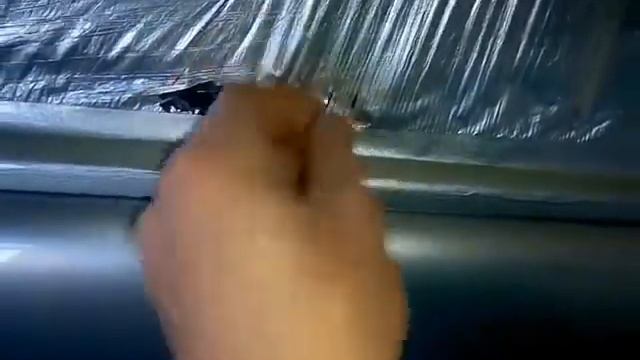 Результат покраски лупатого  в серебро и косяки от  липкой салфетки.