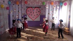 Танец детей в детском саду