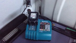 Makita зарядное устройство