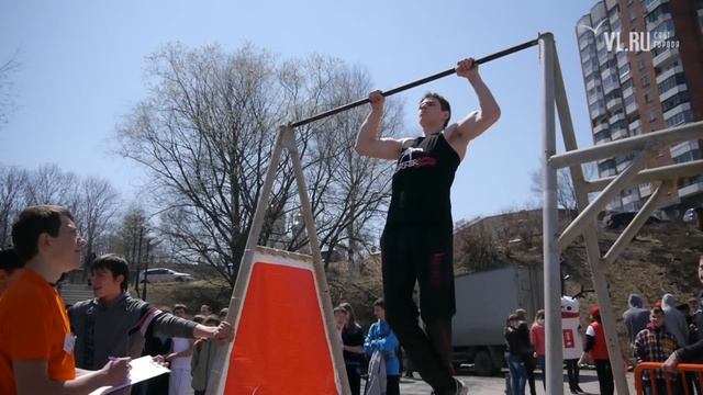 Vl.ru - Второй отборочный этап турнира VL.ru по подтягиванию. смотреть онлайн