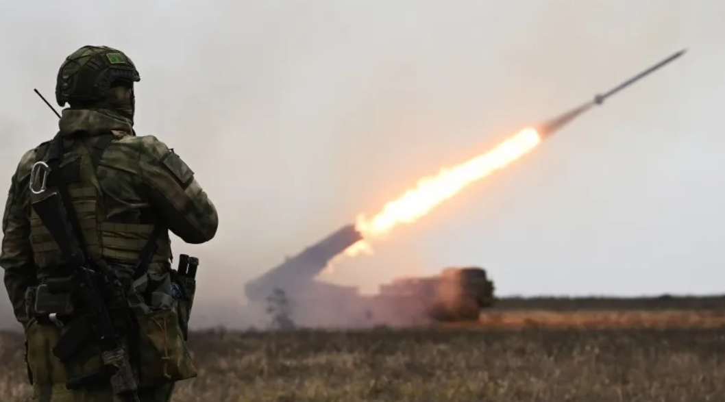 Военкор показала, как диверсантов ВСУ утюжат под Херсоном из самоходок «Нона»