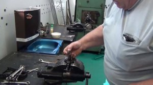 Проверка и регулировка дизельной форсунки на стенде