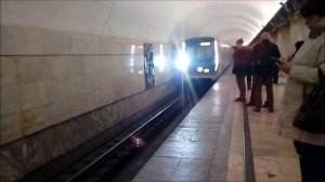 "Следует до Выхино!"81-765/766/767 "МОСКВА"№30 на станции метро Китай-Город.