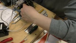 Схема управления  электродвигателем, прямого включения и реверсивная.