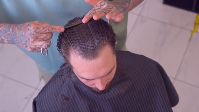 Мужская стрижка Pompadour  с  техникой Taper Fade